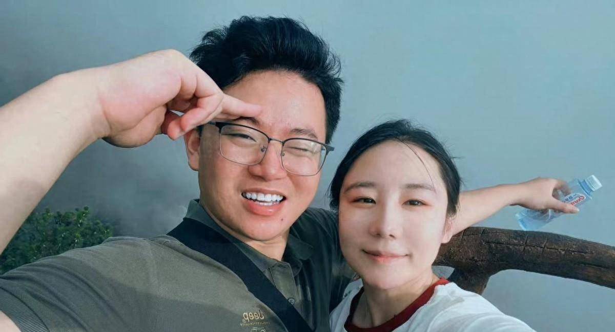 原创            奥运冠军邓琳琳低调办婚礼，现场布局简单，疑似没有司仪主持