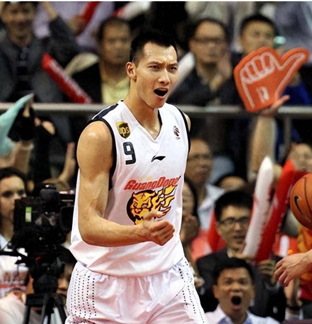 "事实背后,易建联突然宣布退役,已迈入崭新人生道路"_篮球_地方队