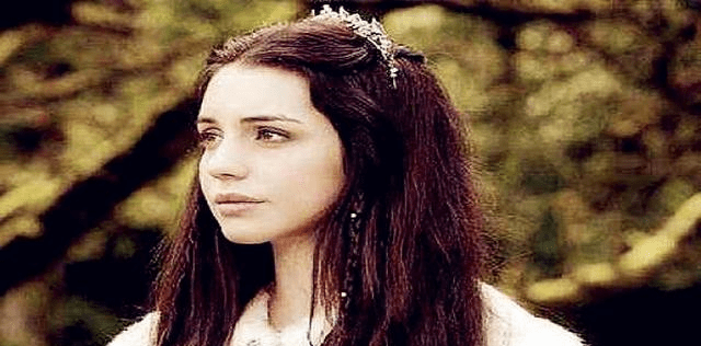 苏格兰断头女王:一生大起大落,刽子手三刀才将她头颅砍下_玛丽