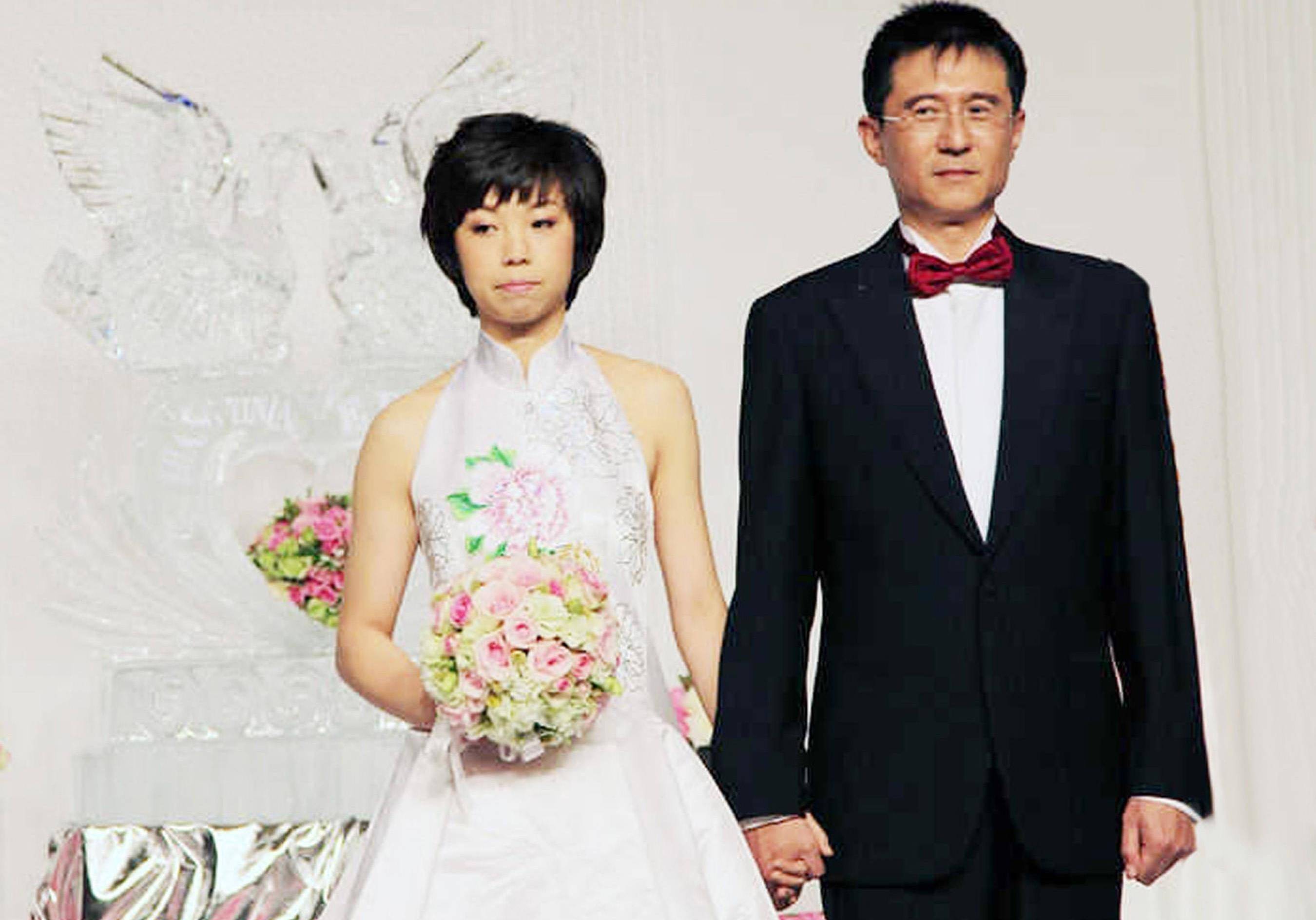 40岁张怡宁谈香港阔太生活:生2宝在家带娃 女儿不上学让我头大_徐威