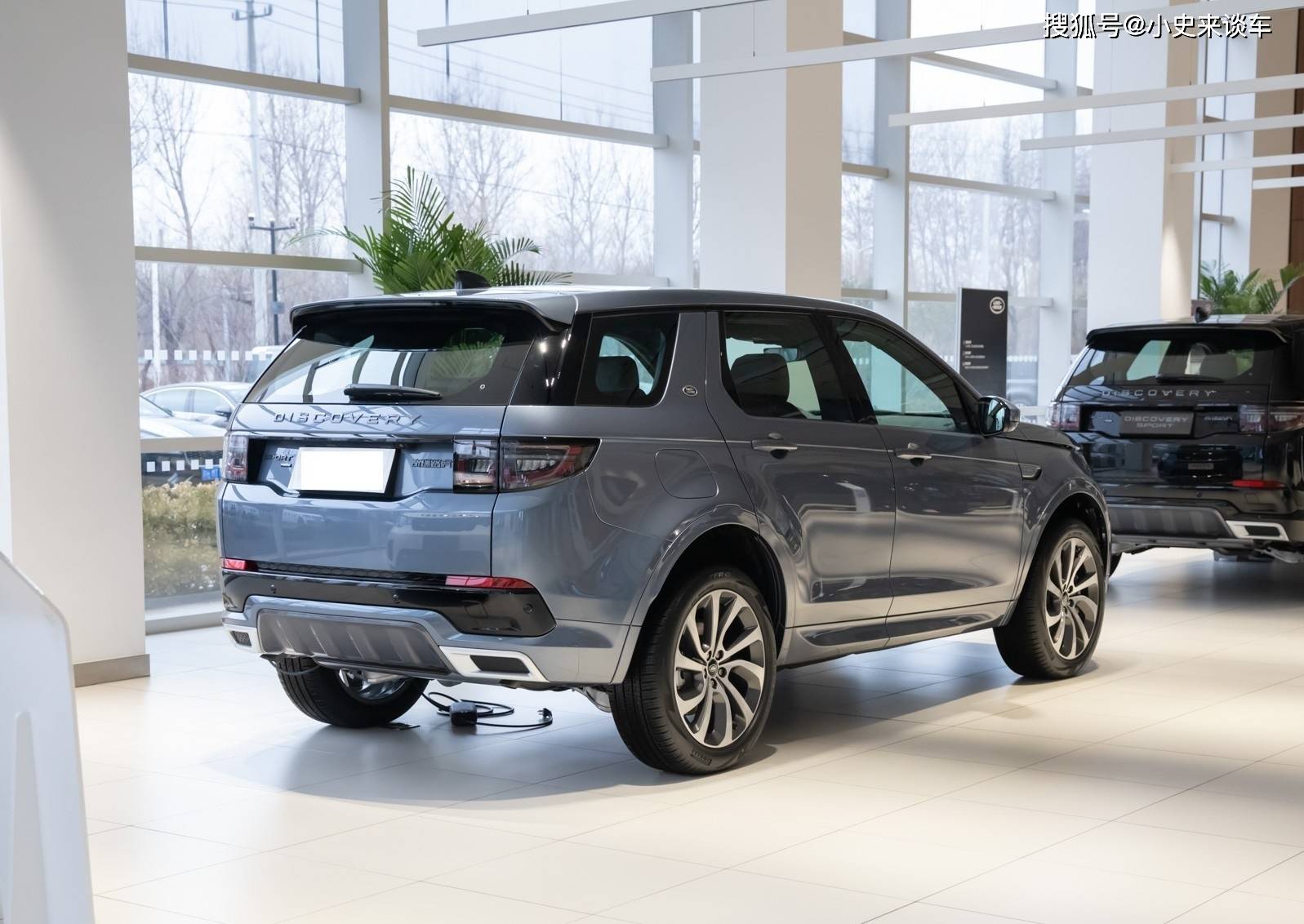 路虎中型混动suv实车到店!二十多万入手真亲民,配2.