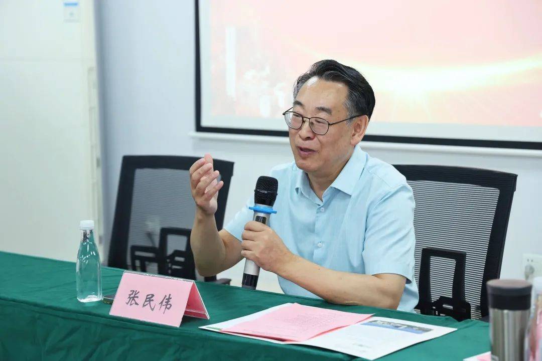 我院聘请张民伟教授为医疗总监兼大内科主任_服务_重症_人才