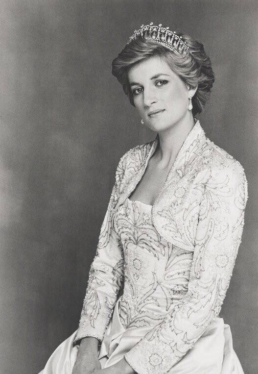 【戴安娜和罗姆塞勋爵】毫无疑问,戴安娜是上世纪全球最受人瞩目的