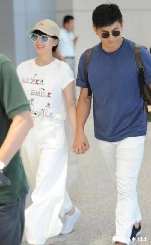 2岁步步呆萌可爱,刘诗诗紧跟打扮低调_儿子_妈妈_媒体