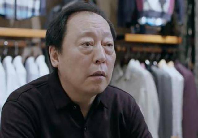 但不能抹去存在的痕迹,1960年出生的倪大红已经60岁了,他的父亲倪正华