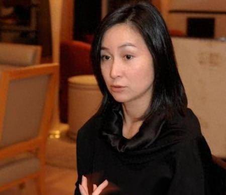 不顾世俗为陈百强扶灵,身价过百亿却孑然一身_何鸿燊_曾昭仪_张国荣