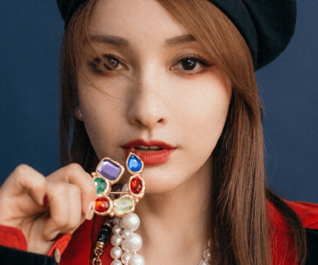 吴昕节目中评价男嘉宾经超太傻,被吐槽情商低,难怪多年一直不火_谢娜