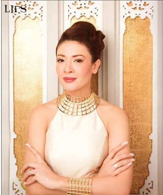 绝色王妃西拉米:43岁削发为尼,为一条狗过生日,当街向儿子下跪_拉隆