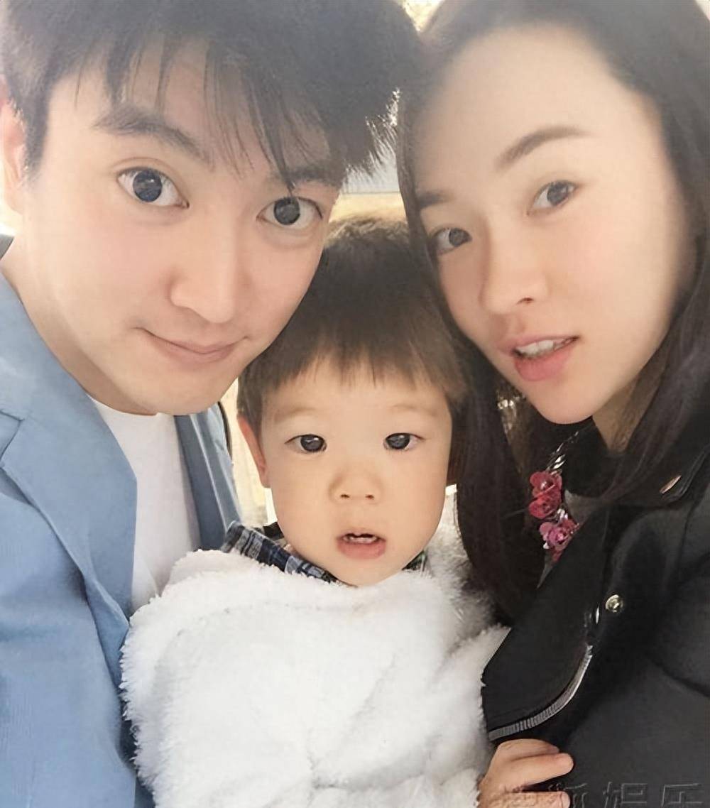 王中磊老婆看霍思燕的眼神火了!三分不屑七分恨意,饱含太多故事