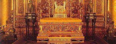 故宫太和殿中，皇帝屁股下的龙椅，究竟是不是金子做的？