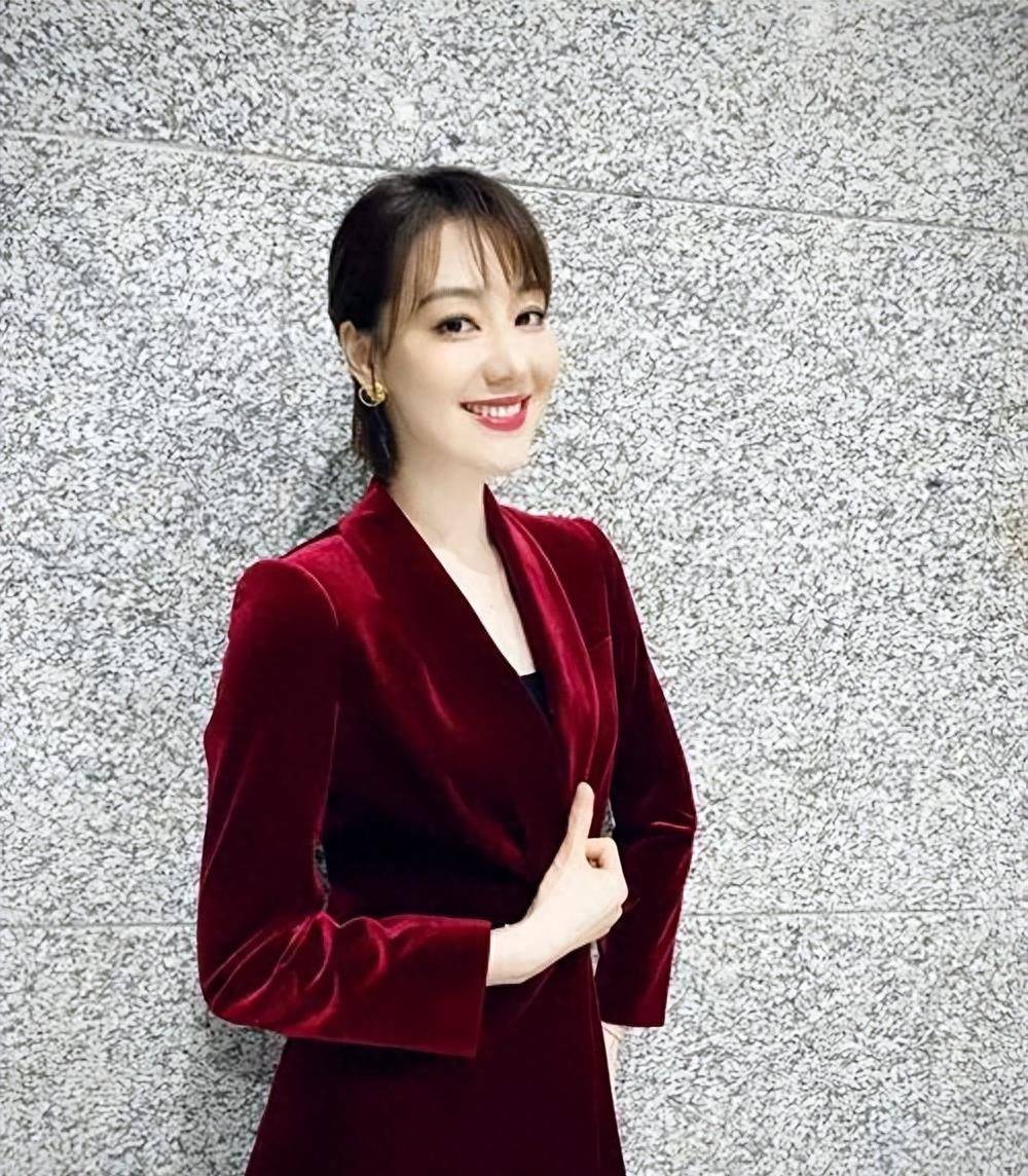 最美央视主持人"被辞",被举报私生活混乱?