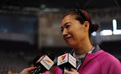 女篮代表展淑萍:儿子六岁丈夫去世,再婚带儿子付豪改嫁给裁判_球员