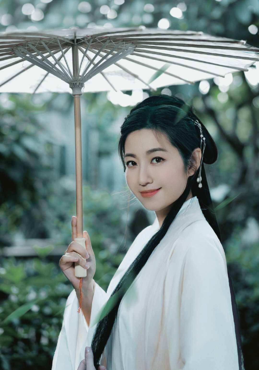 被指长得像小倩后,被叫去拍古装剧