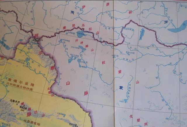 明月出天山,苍茫云海间天山非今天山,是今蒙古境内的杭爱山?