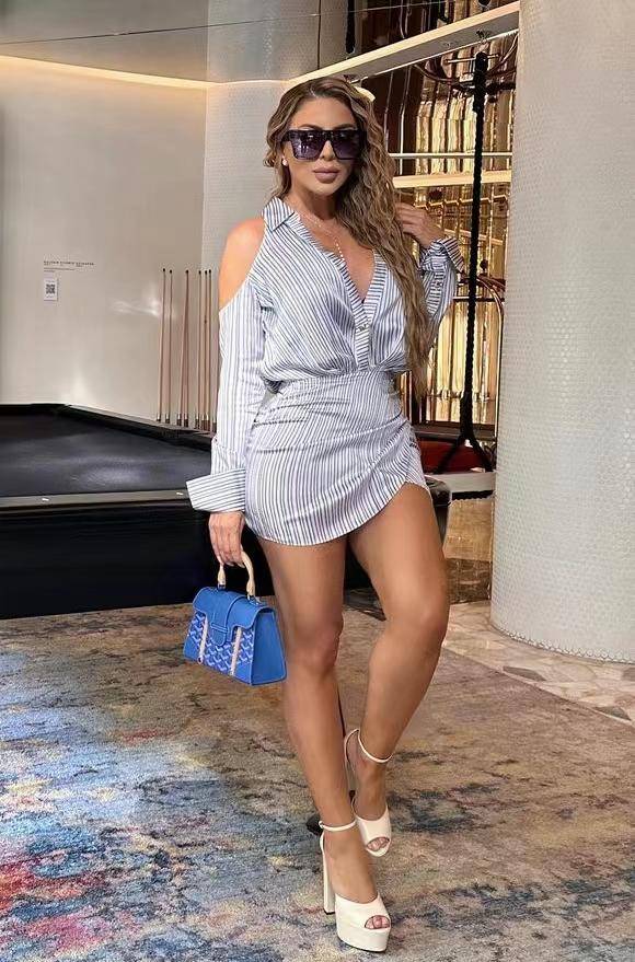 49岁还喜欢自拍,皮蓬前妻太自恋,素颜照完胜卡戴珊,气质确实棒_拉尔萨