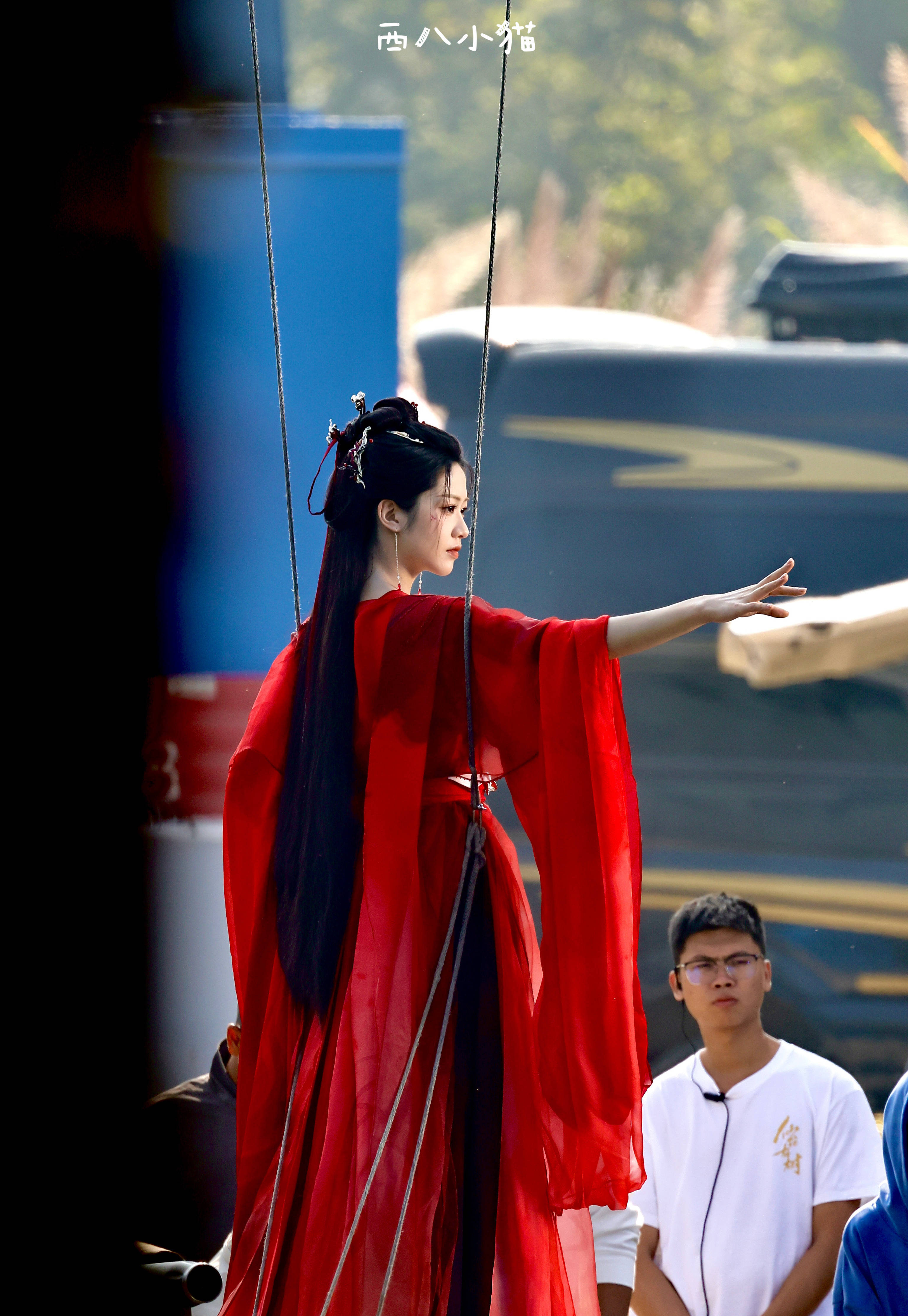 邓为向涵之新剧曝路透 摸脸杀温柔缱绻CP感十足_红衣_氛围_仙台