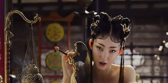 那一年,"素颜女神"王丽坤的形象"崩塌",她再也回不到以前