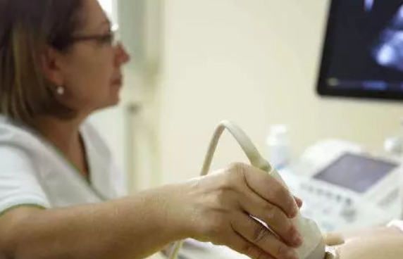 3,b超检测对于一个女人来说,如果想要准确的找到自己的排卵日,进行b超