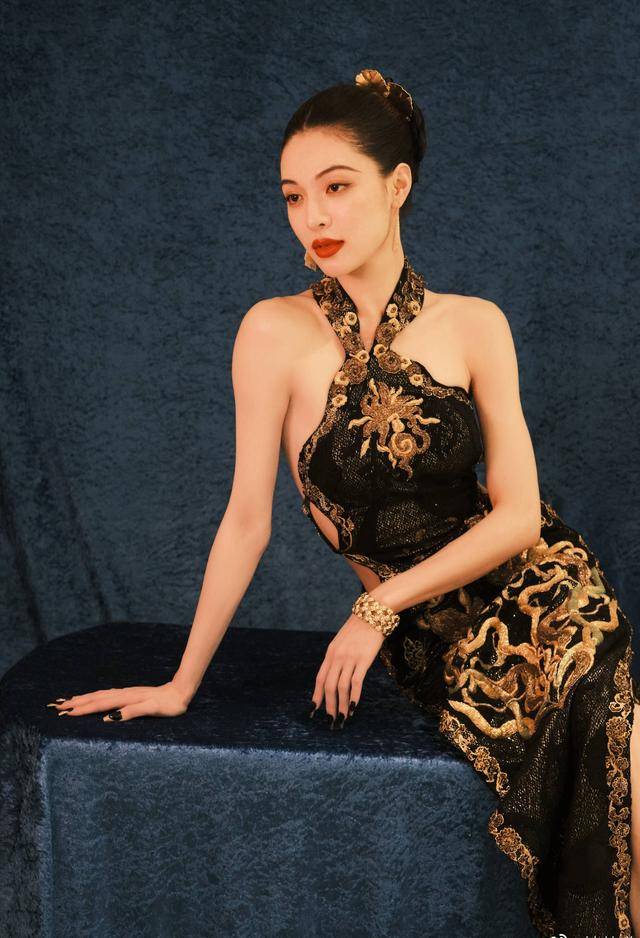 "芳华"钟楚曦,窈窕轻熟身材真的顶!_女性_时尚_魅力