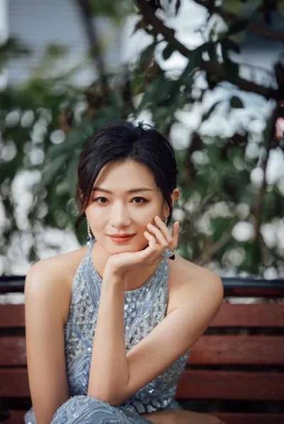 娱乐圈黑暗面再曝光:万茜自爆事件引发思考和探讨_现象_行业_社会