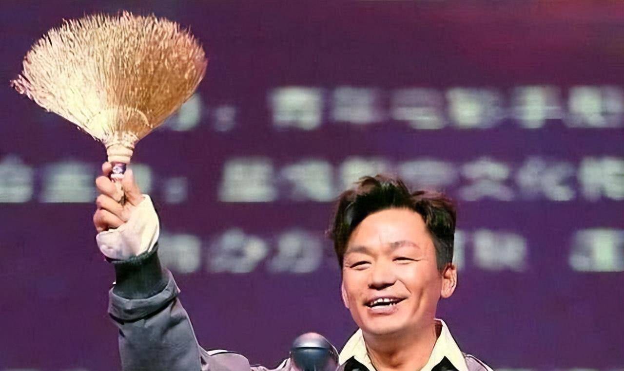 王宝强《八角笼中》成为遗珠金鸡奖,我终于明白波诺老板为何敢于将他