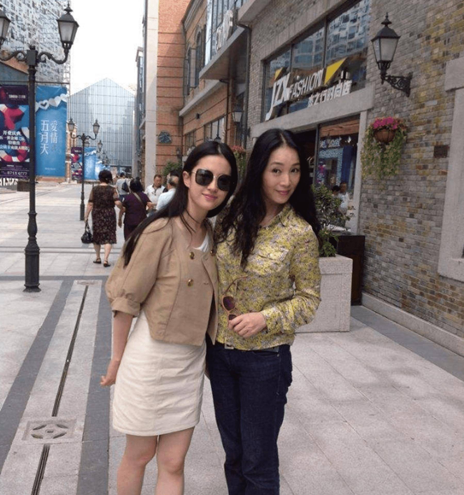 刘亦菲妈妈刘晓莉:两婚两次离婚,至今单身还比女儿漂亮_舞蹈_安少康