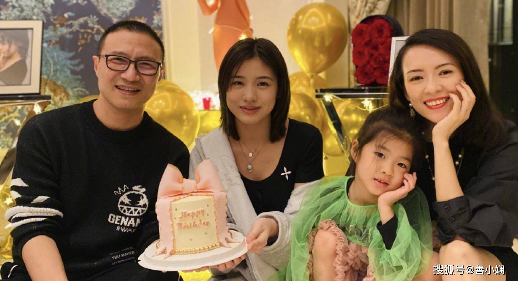 葛荟婕直播间大放《倍儿爽》,掩不住开怀大笑_女儿_婚姻_康作如