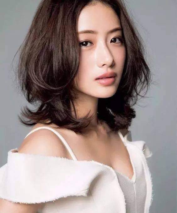 36岁的石原里美甜美可爱,让人心跳加速!_观众_才华_角色