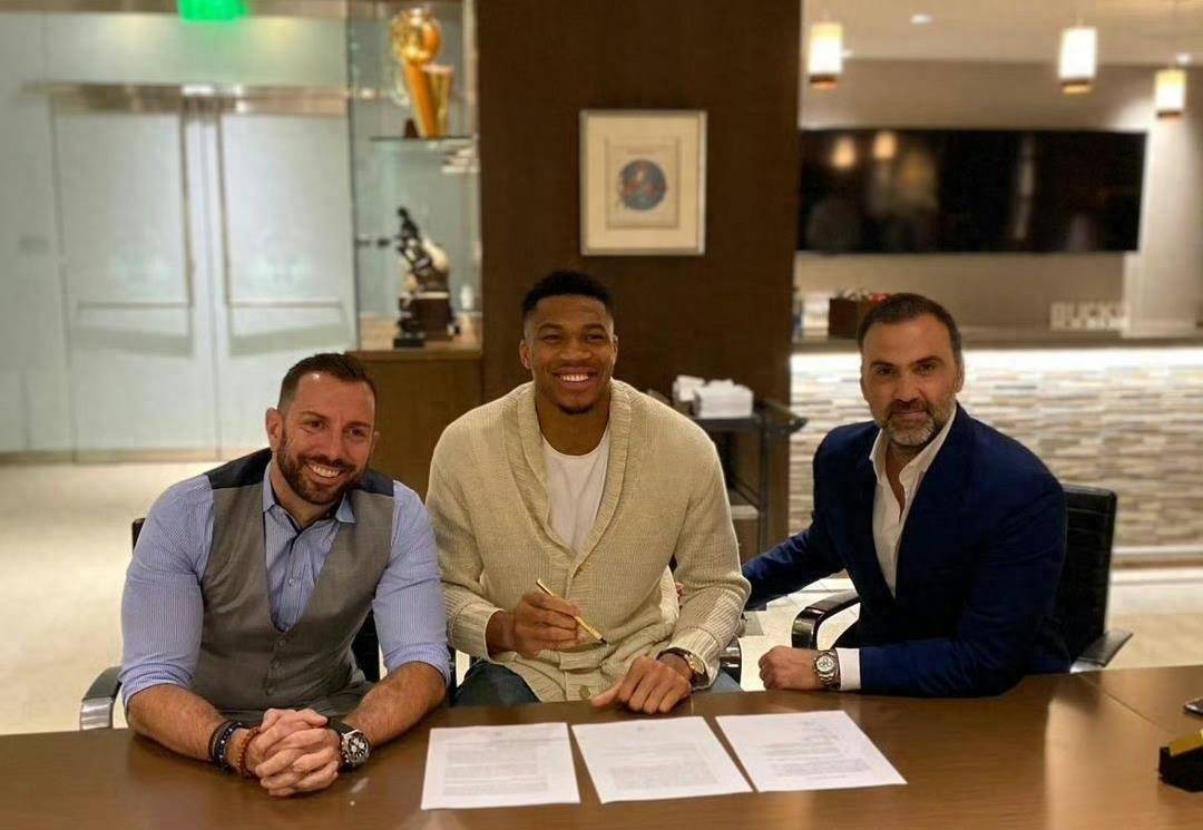 合同_球员_霍勒迪