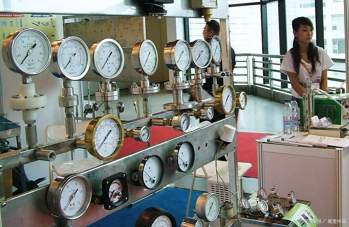 在工厂建设或设备更新时,仪表工负责安装和调试各种自动化仪表设备