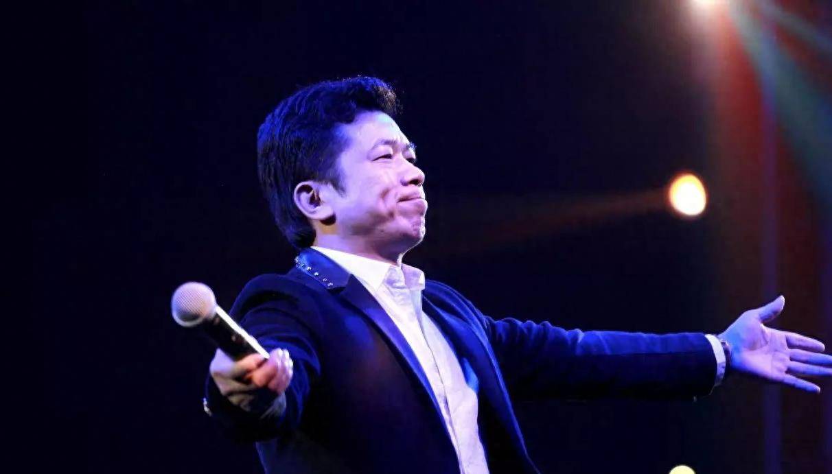 一首《流浪歌》红遍大江南北,爆火后却皈依佛门,陈星现状如何?