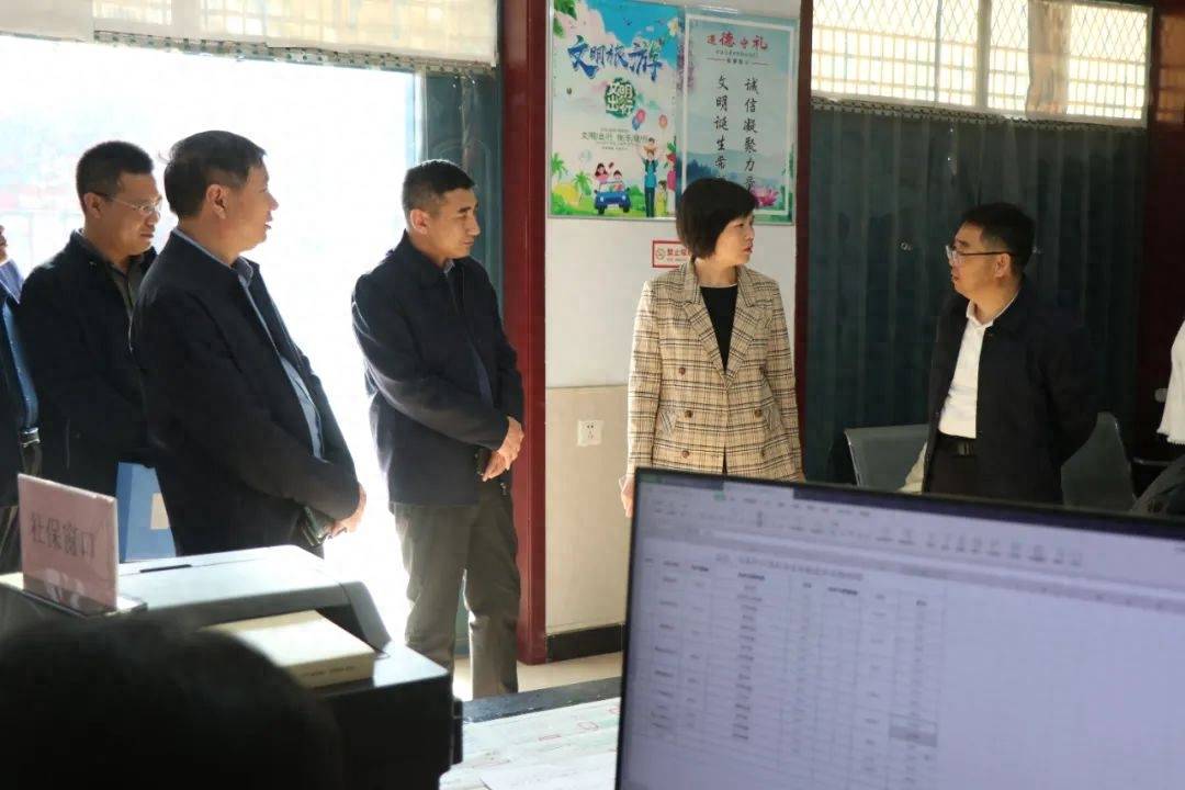 盐湖区副区长景小平调研综合便民服务中心工作