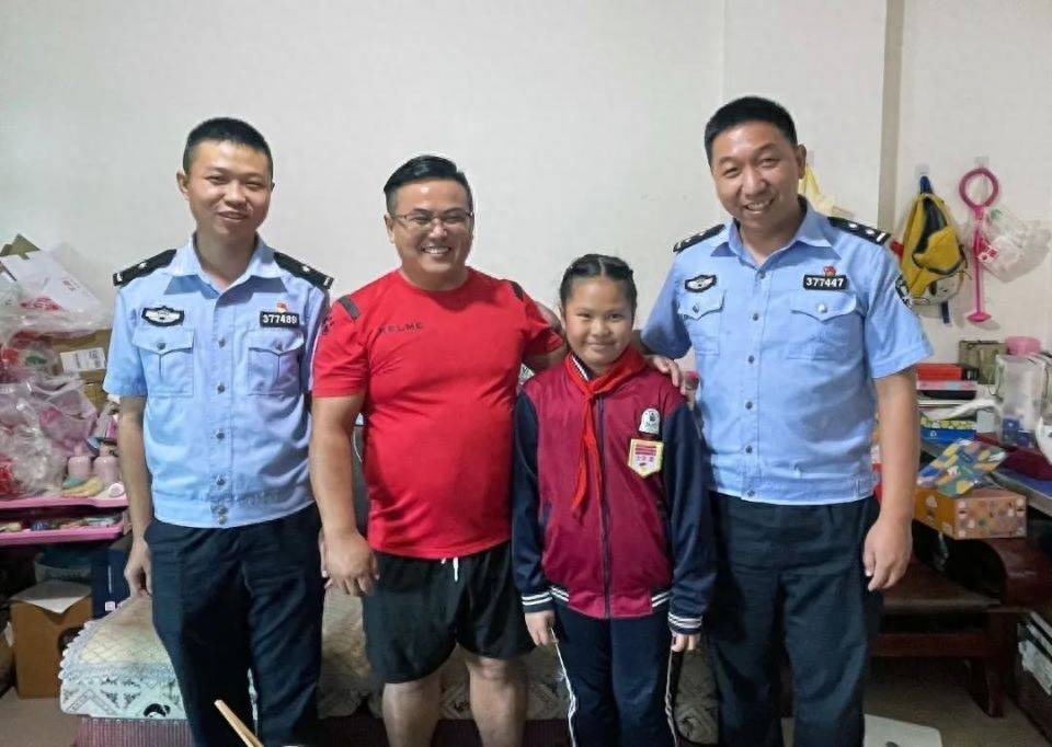 紫衣小女孩,找到了!_刘妍汐_叔叔_爸爸