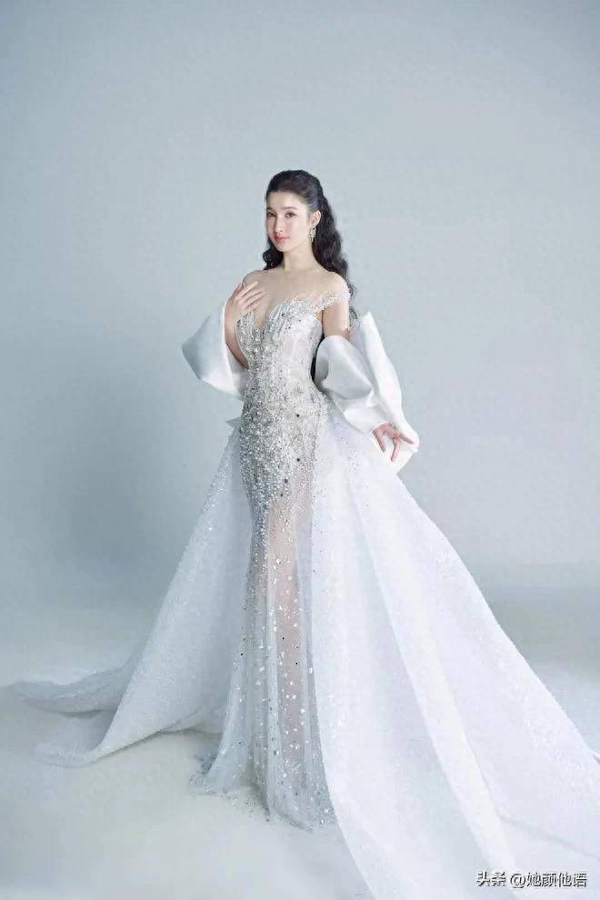 越南美女在国际小姐选美比赛上崭露头角_芳妮_设计_决赛