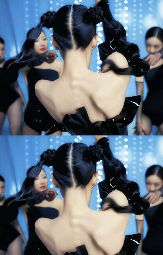 jennie把肚脐眼从圆的整成竖的,肩胛骨瘦到嶙峋_形象_女明星_竞争