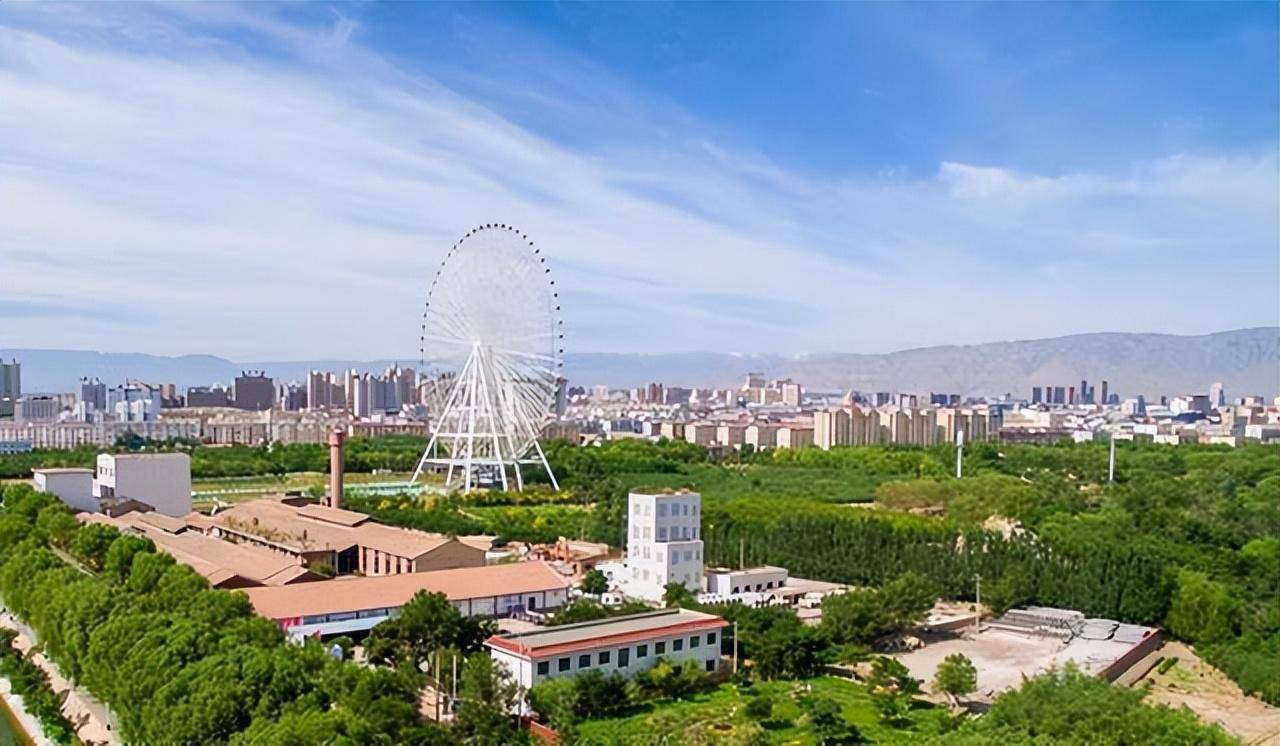 白塔寺,天梯山石窟,雷臺漢墓,武威文廟,天堂寺等,都是富有地標性的