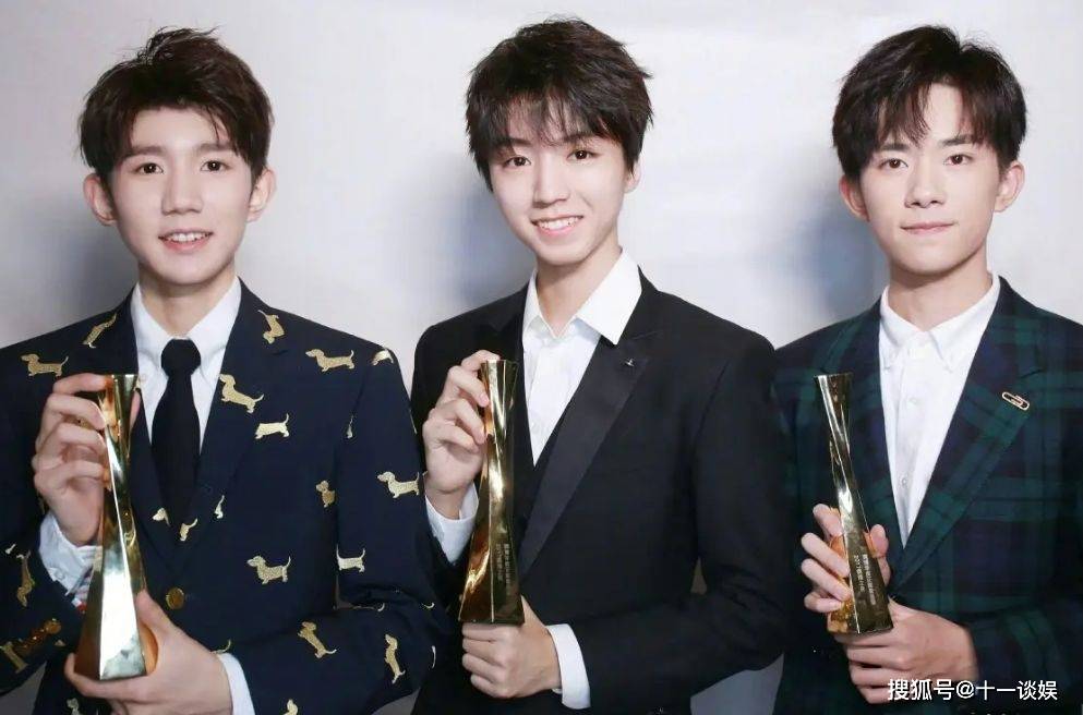 王源现身伯克利街头,一身穿搭上万元,路人视角暴露真实身高_网友_背影