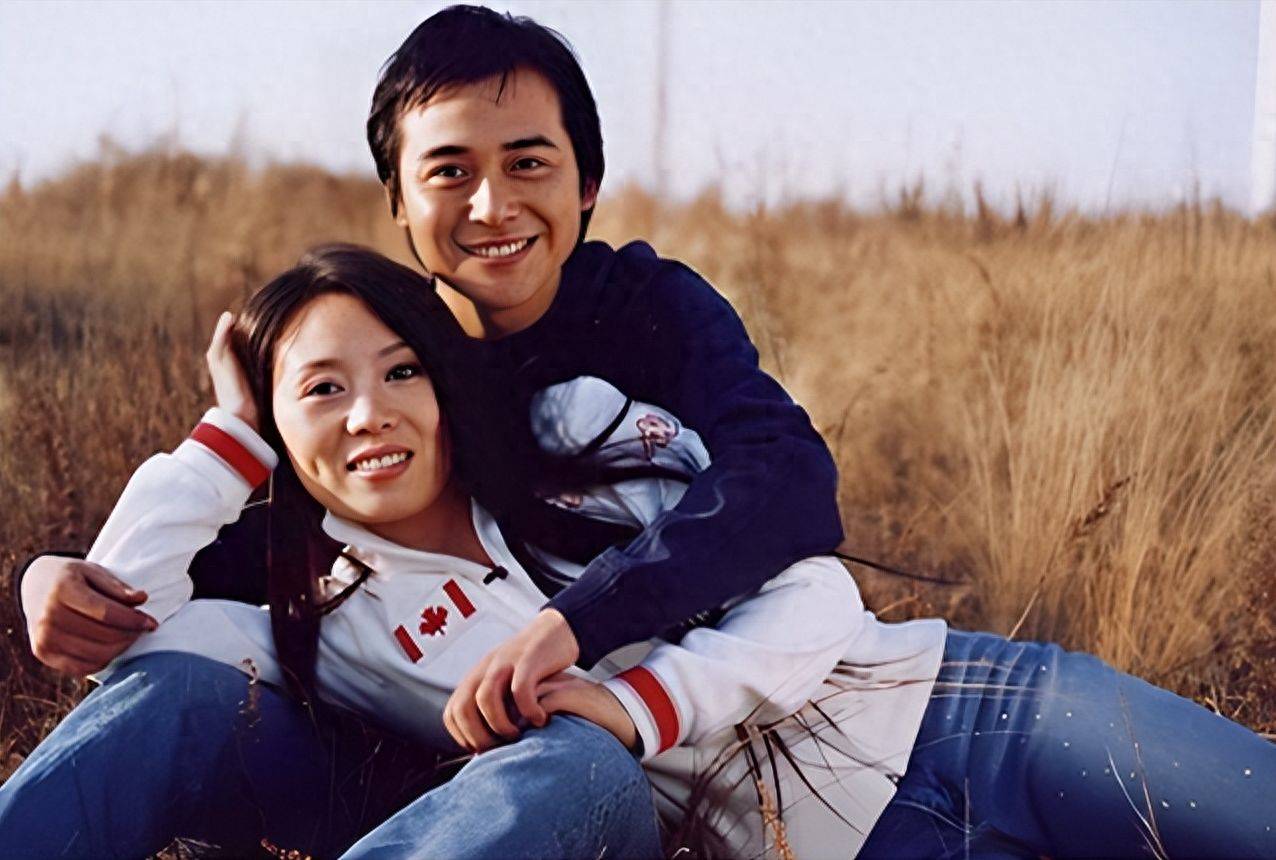 阮巡:长得帅,演技好,不顾一切娶大15岁吴琼,妻子6次登上舞台_父母