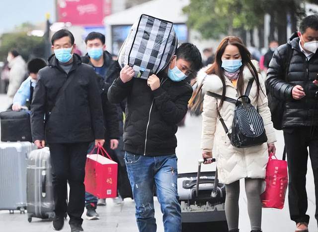 2024年春节放假安排公布,网友除夕团圆梦破碎,何时回家成难题_工作