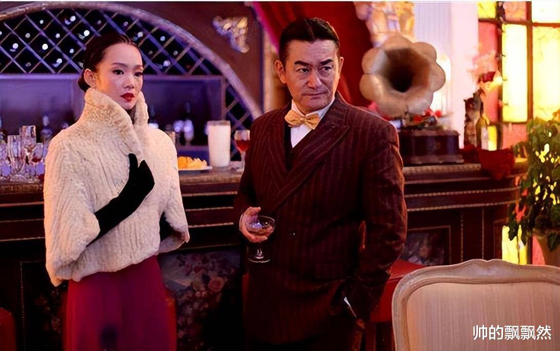 李洪涛:娶老师女儿,结婚30年零绯闻,他的两个嗜好让妻子很烦恼_表演