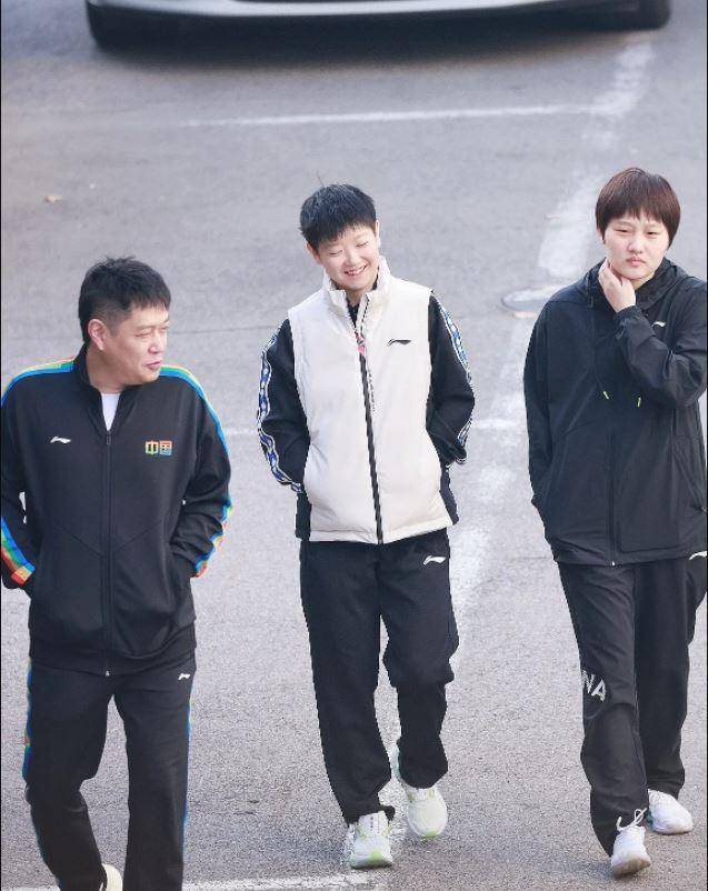 她和新好闺蜜一起训练!不见孙铭阳!_莎莎_女单_王楚钦