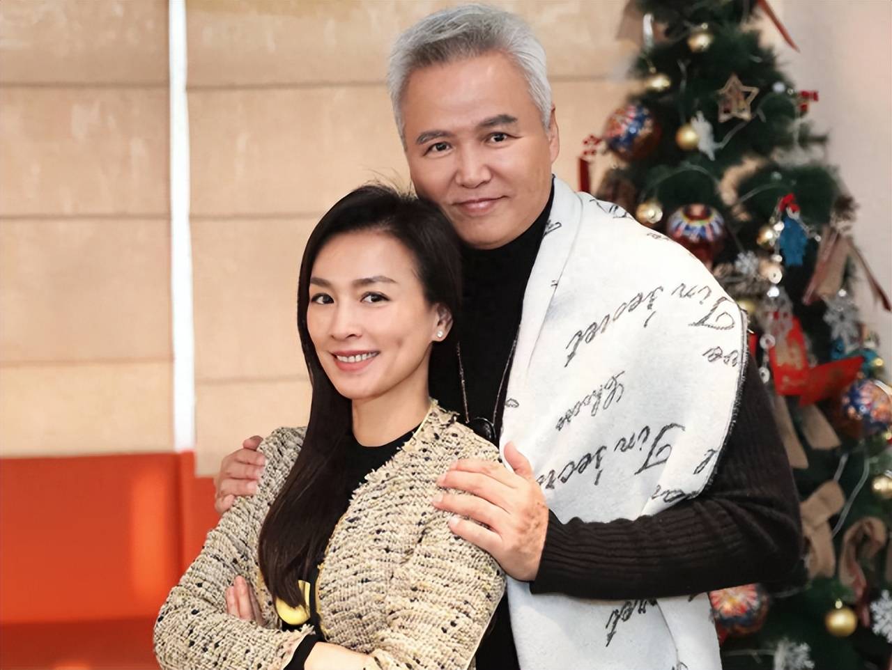 有网友认为这是张婷花重金聘请专业人士的结果,拥有钞能力就没有解决