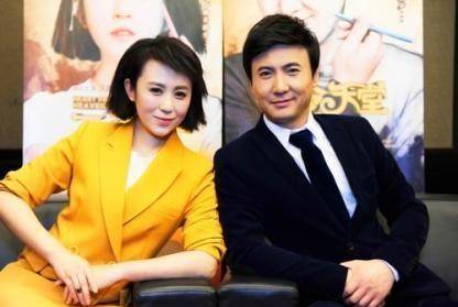 从自称校草,到油腻大叔,谐星沈腾,曾倒追学妹12年,39岁把娃抱_因为