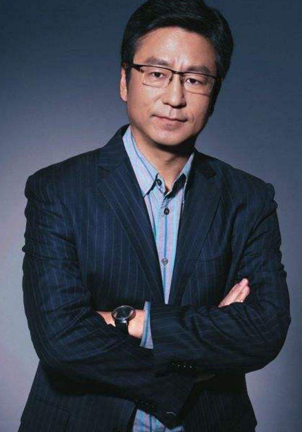 主持人白岩松:我这辈子最正确的决定,就是娶了一个平凡的妻子_母亲