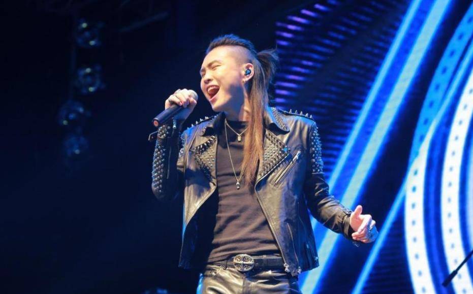 被那英否定的歌手,却个个完成逆袭,网友:先把不合格的导师换掉_周深