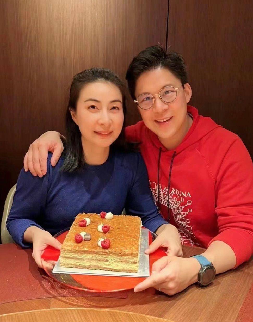 从郭晶晶和郭碧婷身上,看到了豪门挑儿媳的标准,面相是基础门槛_向太