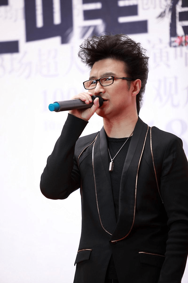 香港顶流杀过罗湖上热搜,热度仅次于汪峰章子怡离婚_姜涛_恋情_内地