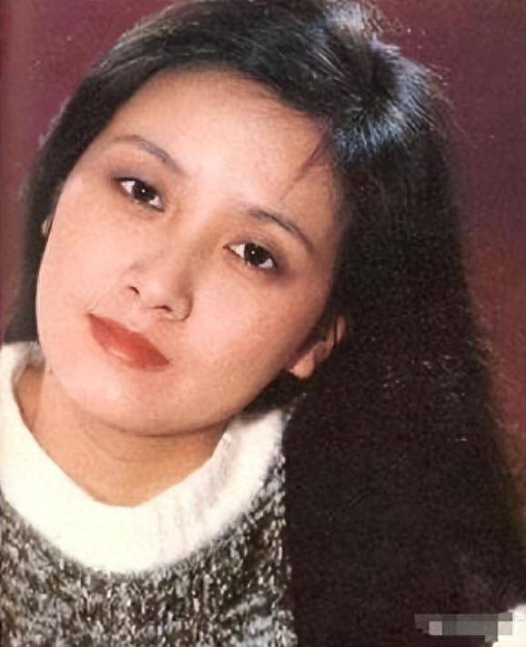 快到年底了,65岁的邓婕用这样的方式,打出一副王炸_张国立_观众_网友