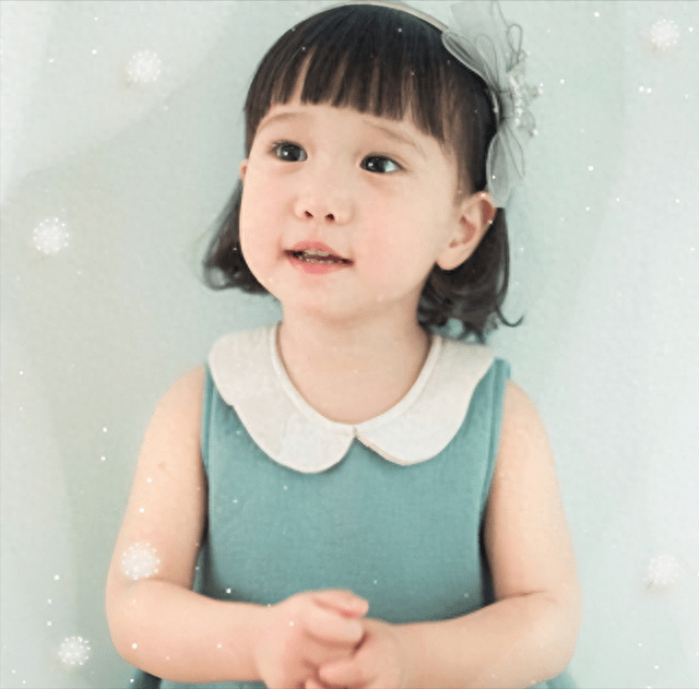 在孩子的成长中,徐箭和隋兰陪伴她走过了第一个生日,第一次学步,第一