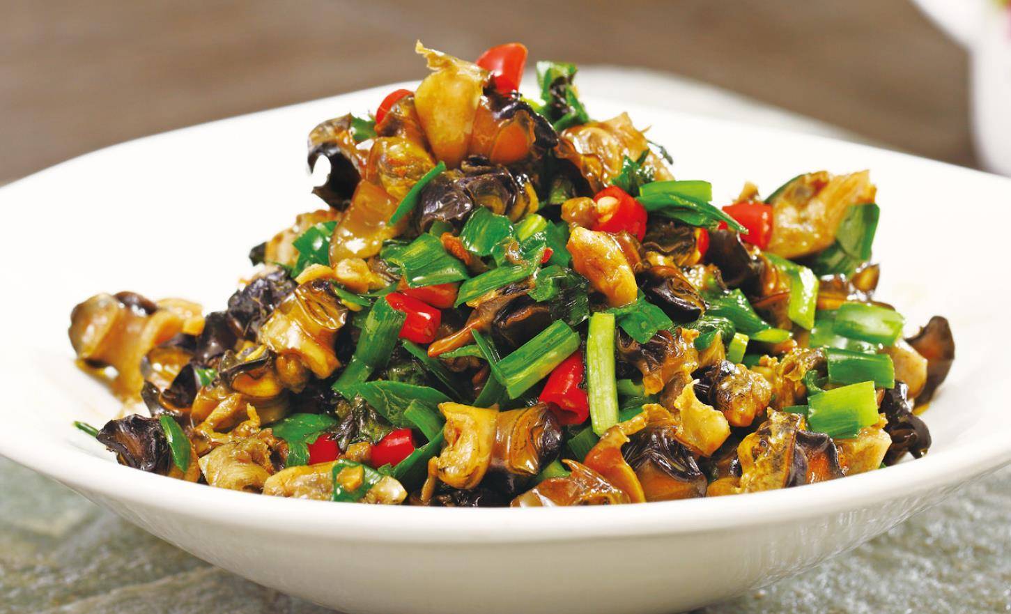 教你营养好吃的腊肉炒田螺肉,有滋有味很过瘾,孩子也不挑食啦_美食